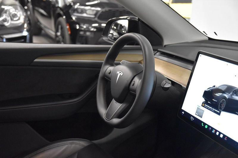 Tesla Model Y bild 9
