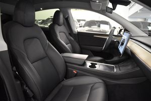 Tesla Model Y bild 12