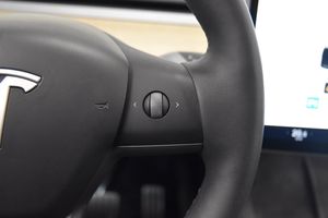 Tesla Model Y bild 11