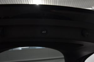 Tesla Model Y bild 25