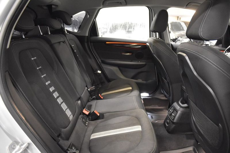 BMW 220 bild 13