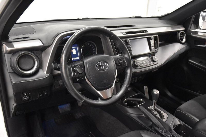Toyota RAV4 bild 8