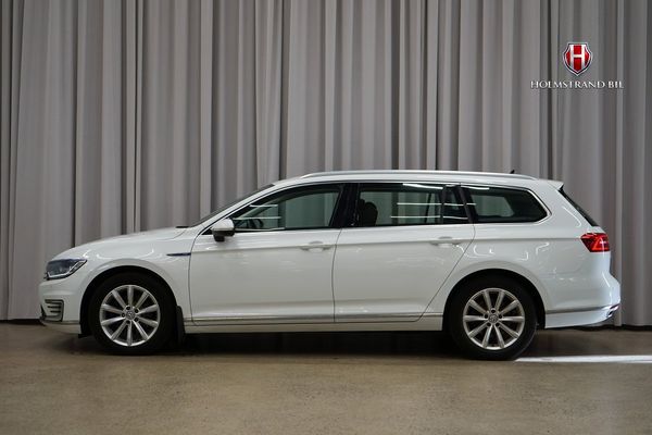Volkswagen Passat GTE 1.4 TSI Drag Fjärrvärme Kamera Ambient Navi Pro - 2018