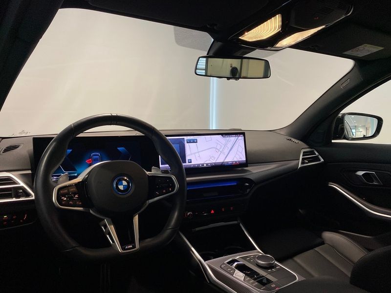 BMW 330 bild 6