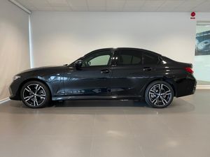 BMW 330 bild 2