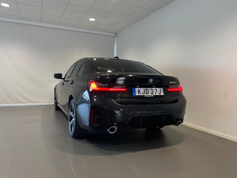 BMW 330 bild 11