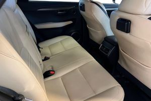 Lexus NX bild 19