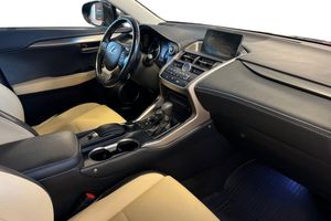Lexus NX bild 10