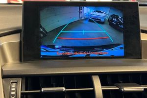 Lexus NX bild 15