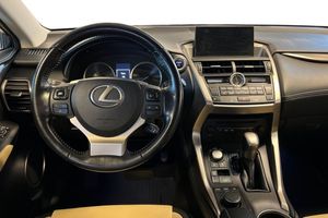 Lexus NX bild 12
