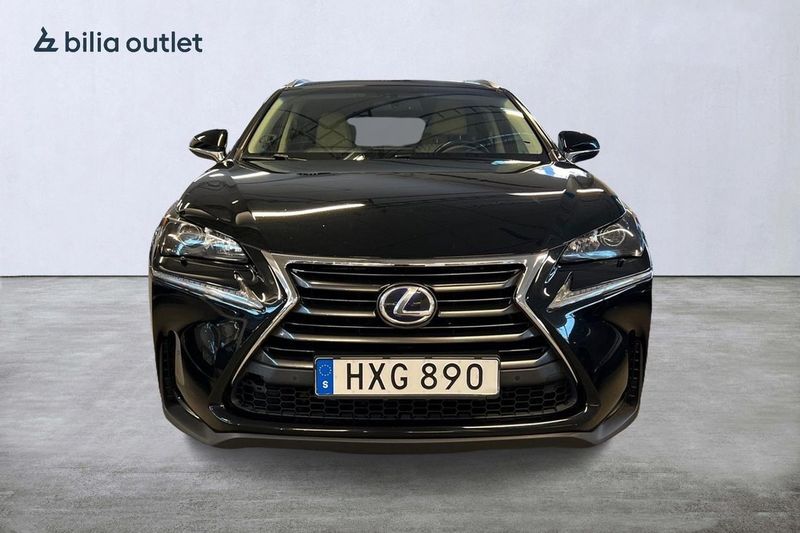 Lexus NX bild 2