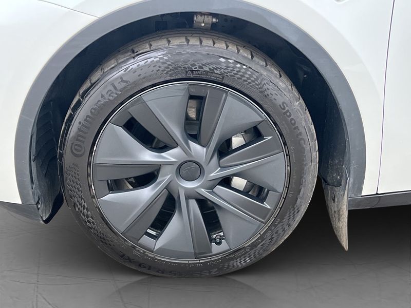 Tesla Model Y bild 27