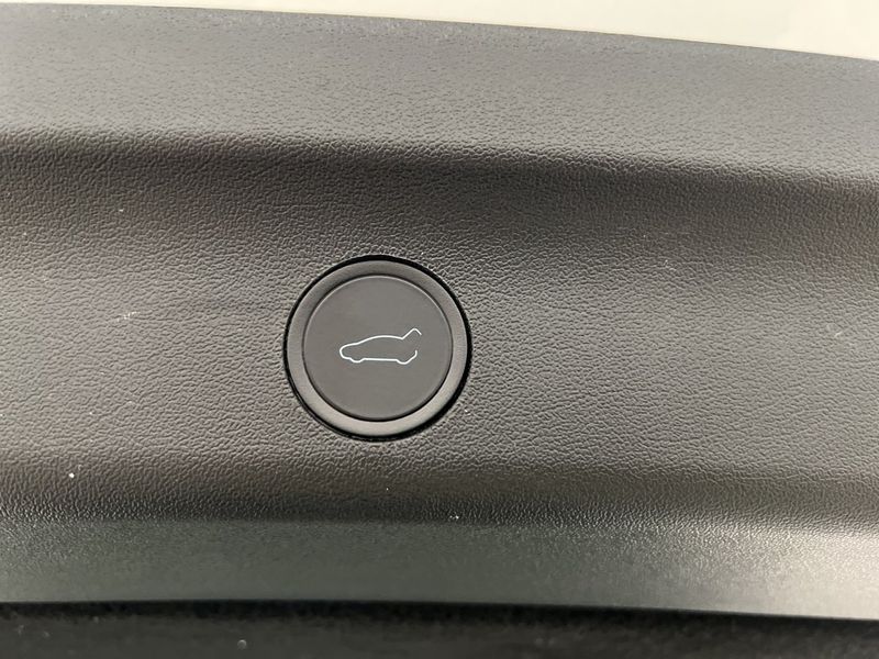 Tesla Model Y bild 24