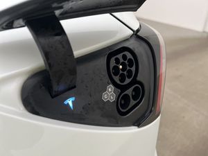 Tesla Model Y bild 26