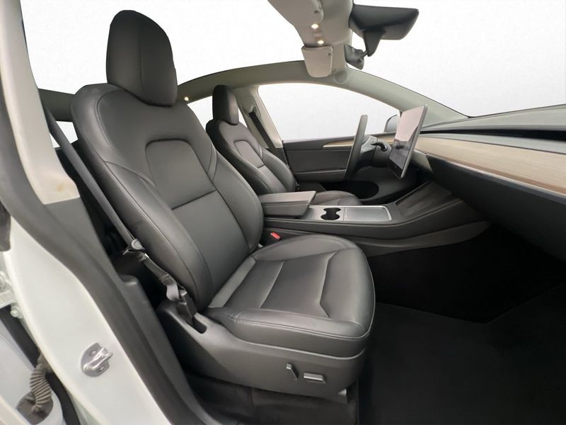 Tesla Model Y bild 21