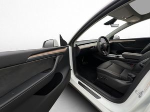 Tesla Model Y bild 10