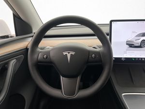 Tesla Model Y bild 14