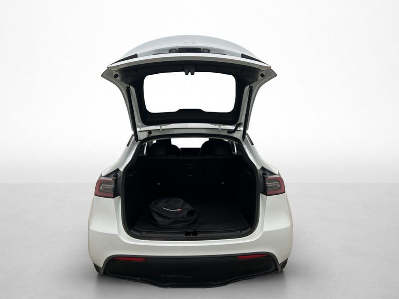 Tesla Model Y bild 25