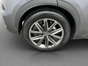 Lexus LBX bild 33