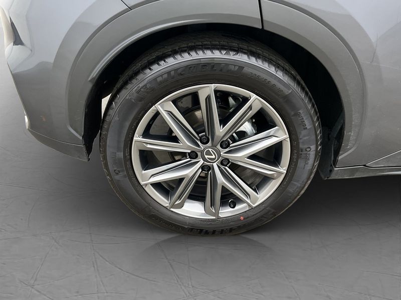 Lexus LBX bild 33