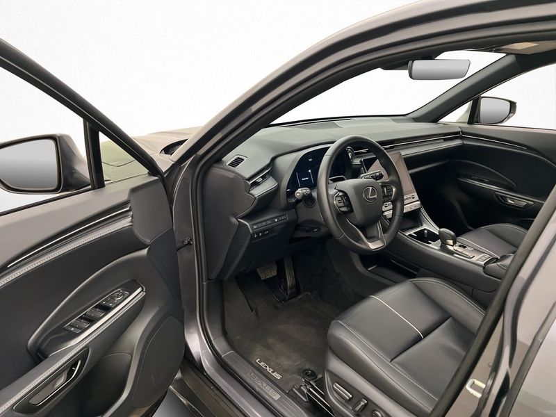 Lexus LBX bild 12