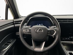 Lexus LBX bild 15