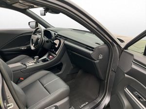 Lexus LBX bild 27