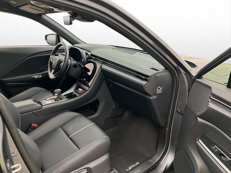 Lexus LBX bild 27