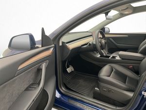 Tesla Model Y bild 11