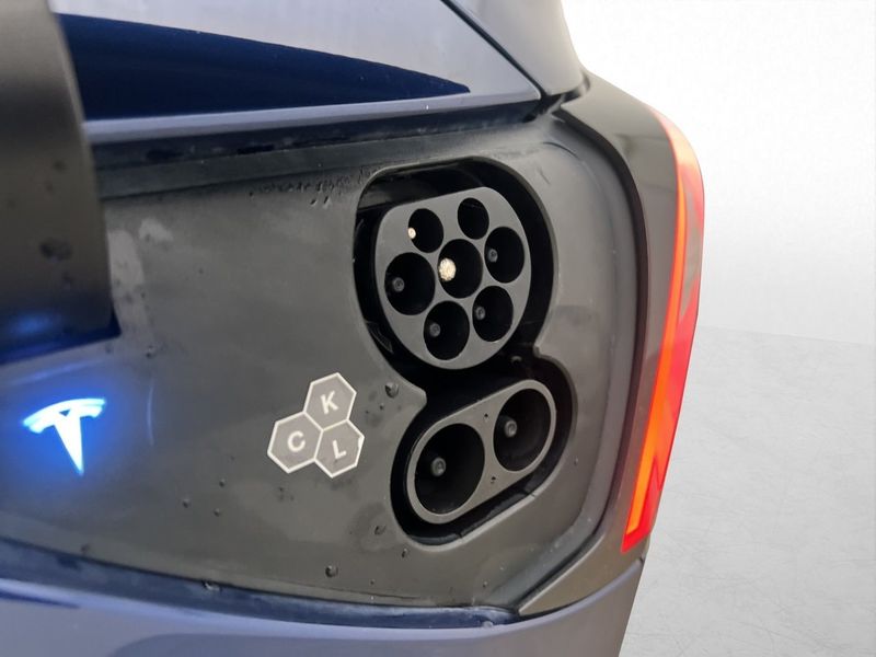 Tesla Model Y bild 28