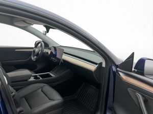 Tesla Model Y bild 24