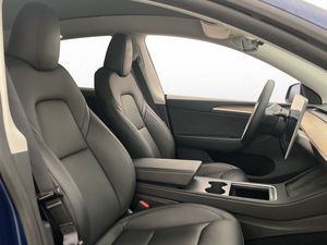 Tesla Model Y bild 23