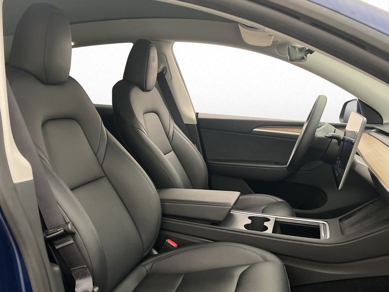 Tesla Model Y bild 23