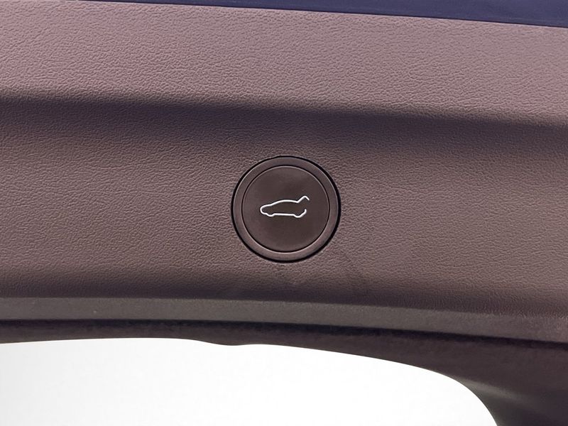 Tesla Model Y bild 26