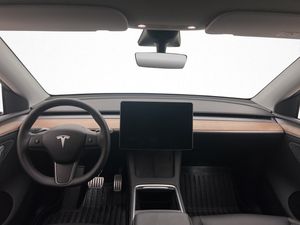 Tesla Model Y bild 13