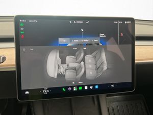 Tesla Model Y bild 19