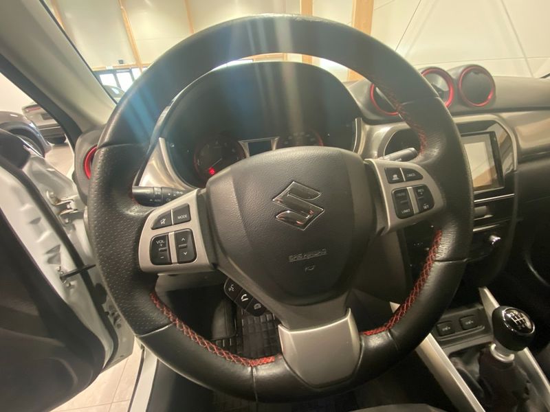 Suzuki Vitara bild 8