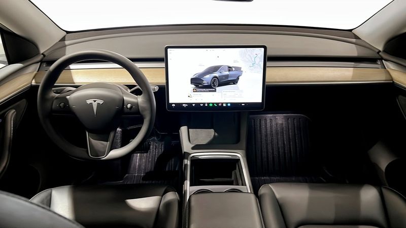 Tesla Model Y bild 10