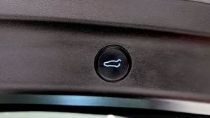 Tesla Model Y bild 13