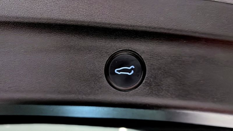 Tesla Model Y bild 13