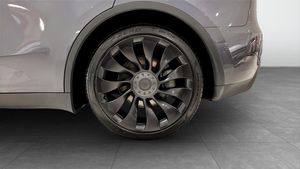Tesla Model Y bild 6