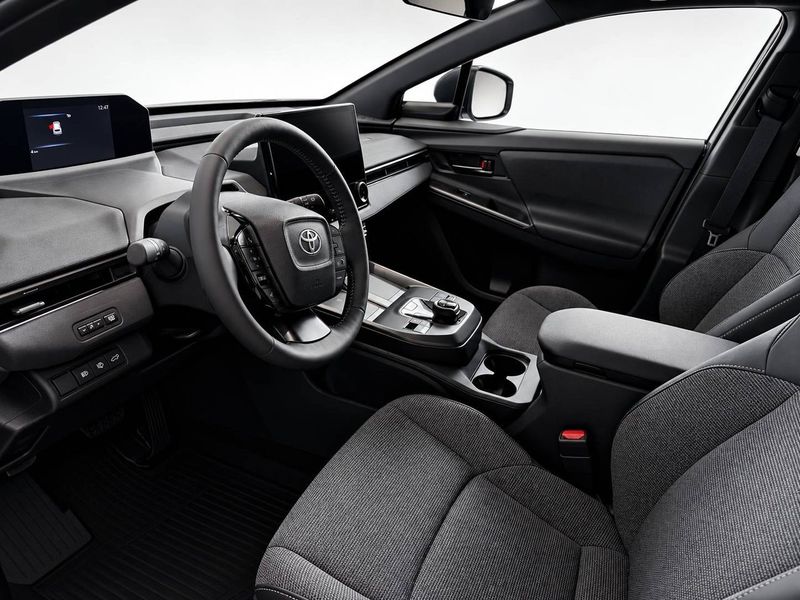 Toyota bZ4X Touring bild 5