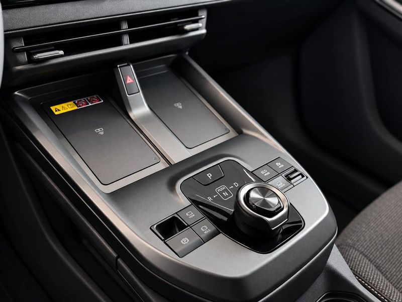Toyota bZ4X Touring bild 6