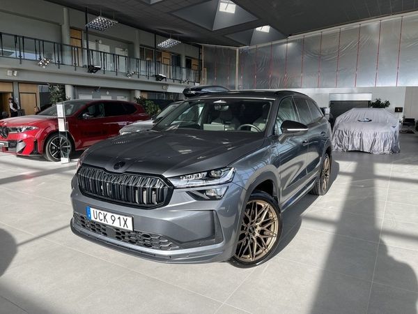 Skoda Kodiaq 2.0 TDI 193 hk 4x4 DSG Sportline Drag P-värmare Navi - 2025