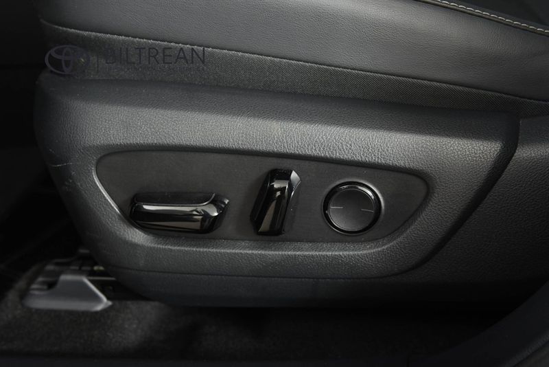 Lexus RX bild 13