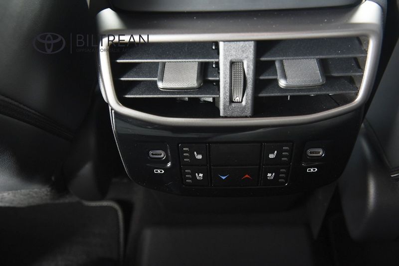 Lexus RX bild 8