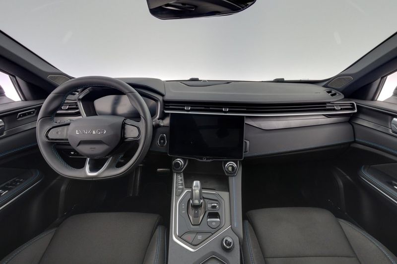 Lynk & Co 01 bild 13