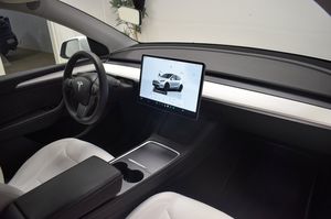 Tesla Model Y bild 9