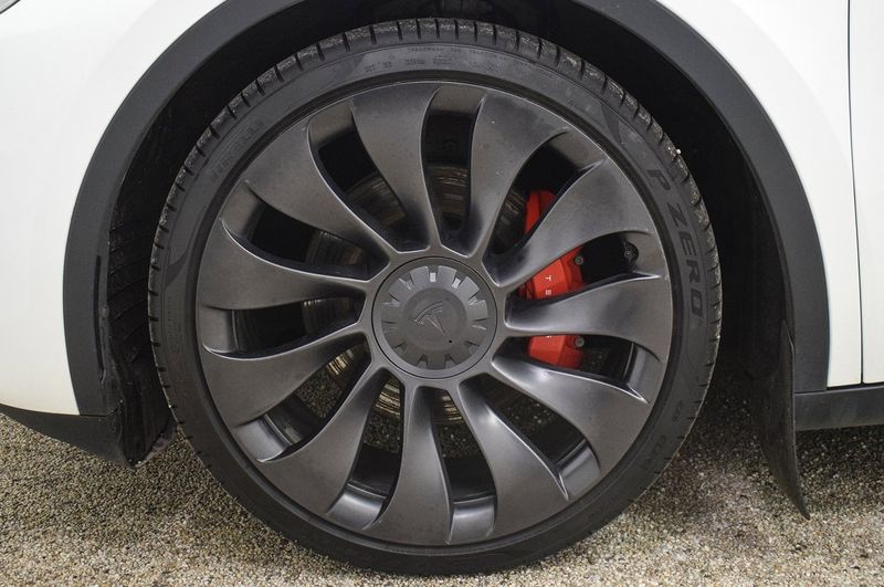 Tesla Model Y bild 22