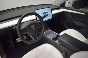 Tesla Model Y bild 7